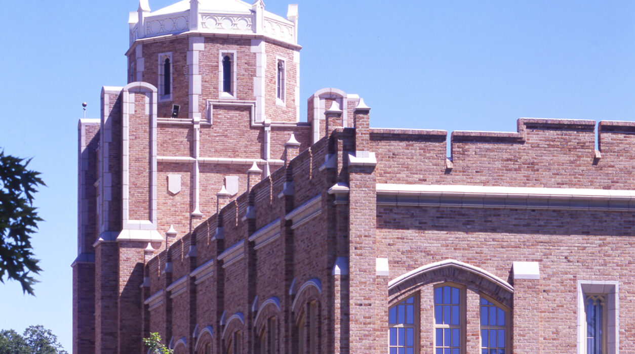 UNC Gunter Hall Renovation & Restoration College of Natural & Health Sciences (School of Human Sciences/Nursing School/Department of Community Health Education)